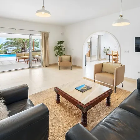 Villa Lanzahost Panorama *